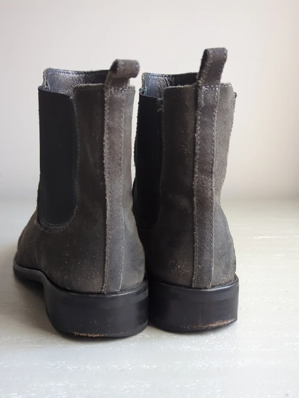 Thursday Boot Company Men's Suede Chelsea Boots Brown size 11